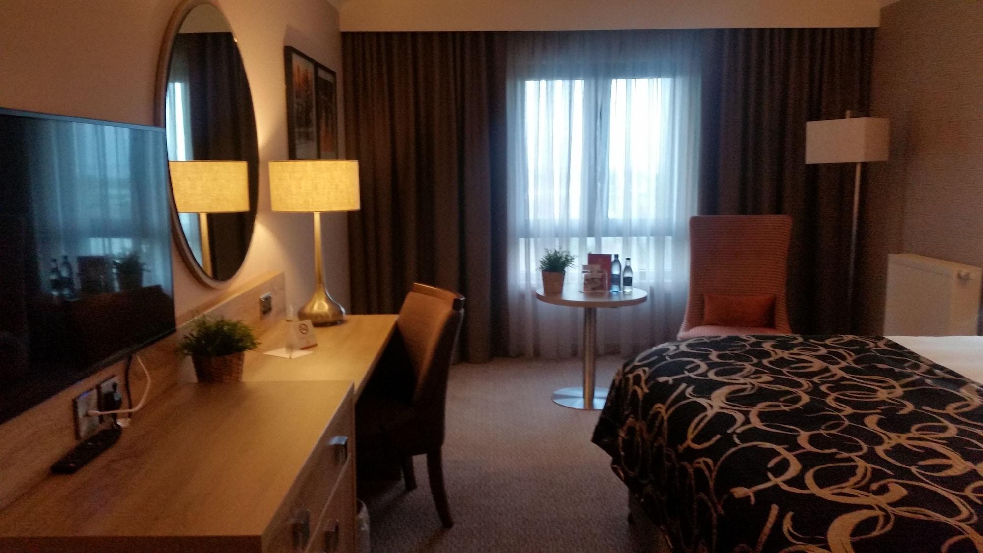 Clayton Hotel לאופרדסטאון מראה חיצוני תמונה