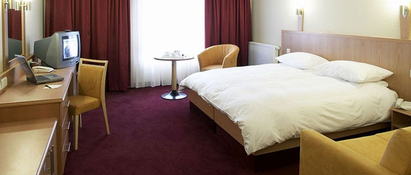 Clayton Hotel לאופרדסטאון מראה חיצוני תמונה