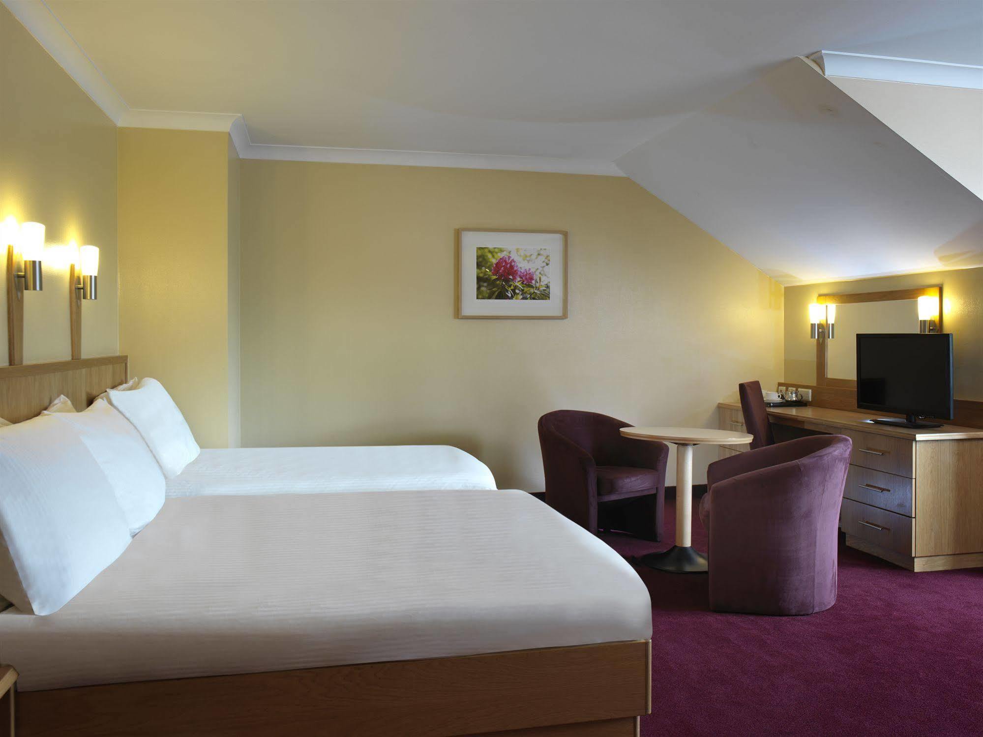 Clayton Hotel לאופרדסטאון מראה חיצוני תמונה