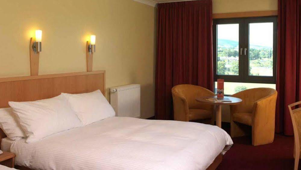 Clayton Hotel לאופרדסטאון מראה חיצוני תמונה